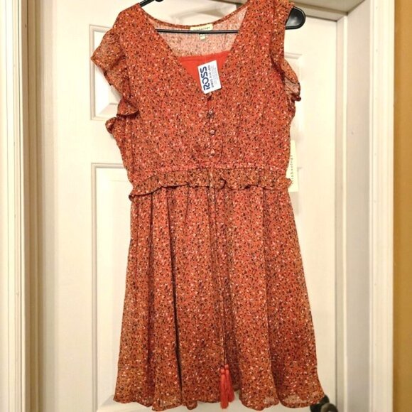 Womens Floral Dress. Red. New with Tag. Size Large - Picture 1 of 3
